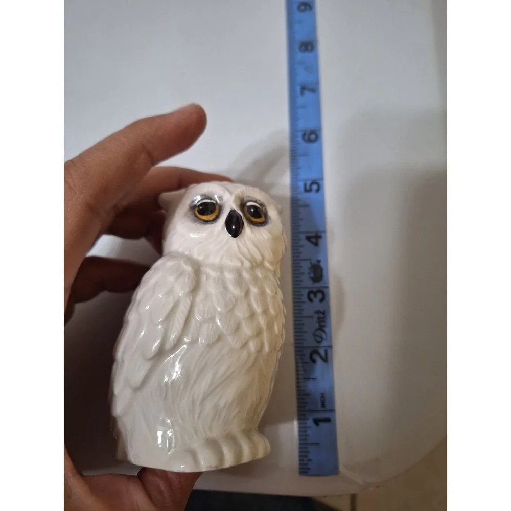Edie Rose House Ehite Owl Salt & Pepper‎ Shakers Winter Cabin Collectible